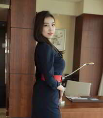 长发气质微胖身材凹凸有致美女郑颖姗性感黑丝空乘制服办公室写真图片组图4