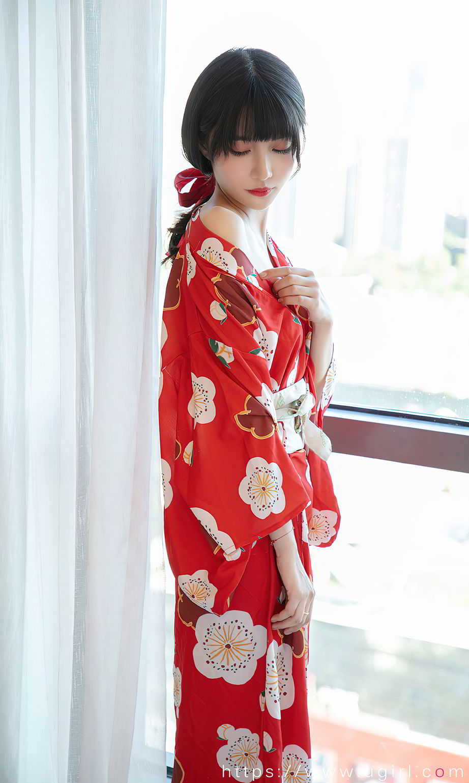 日式印花和服红装美丽女子猫猫慵懒多情唯美高清性感私房写真套图图片