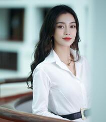 Angelababy杨颖清爽干练白色衬衫穿着气质写真照片组图6