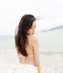 海边沙滩比基尼白裙美女安琪Yee性感旅拍写真显完美迷人身材组图4