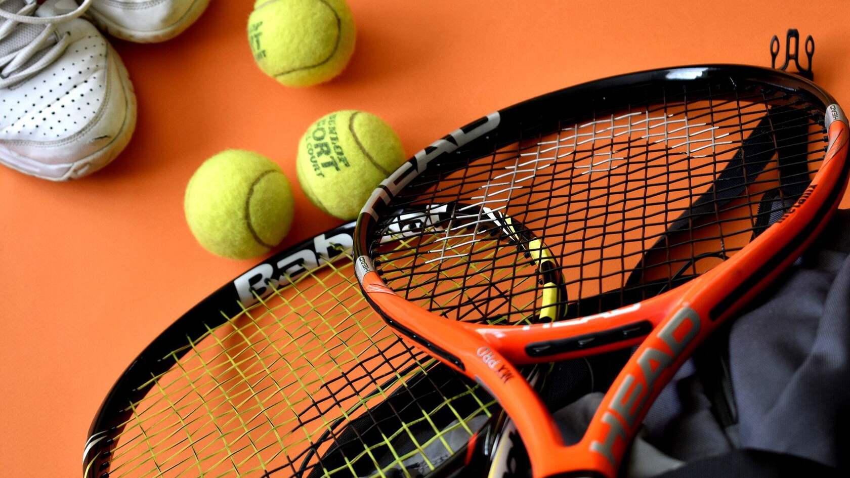 网球，网球拍，球场 网球体育运动用品壁纸图片第4张图片