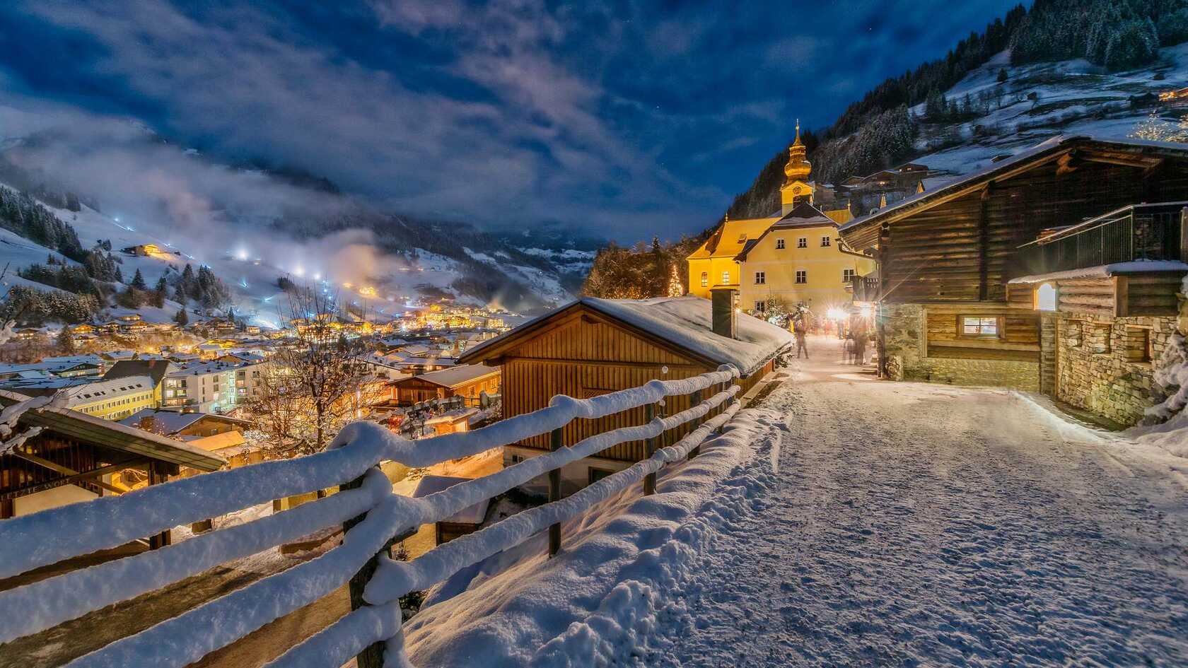 皑皑白雪，雪山，小木屋唯美景色壁纸图片套图2