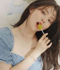 韩国微胖女神韩素希性感时尚穿搭登杂志写真图片组图3