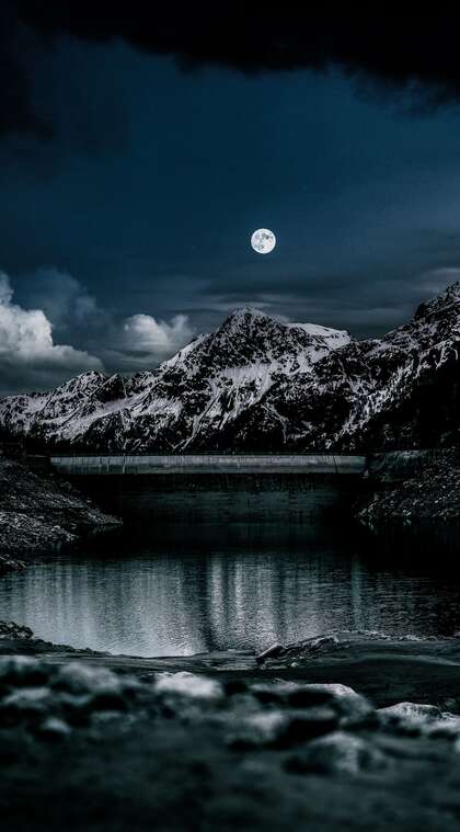 夜晚 明月 圆月 雪山 湖泊 意境 唯美雪山山水风景手机壁纸图片