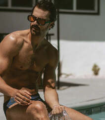 巴西男模Clint Mauro夏日泳池写真显完美身材腹肌图片组图6