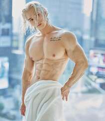 面容俊俏，体脂低的亚洲健身男模性感私房写真显健美身材照片组图1