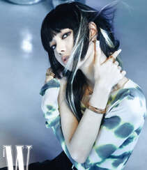 LISA时尚酷飒穿搭登某杂志八月刊性感图片组图4