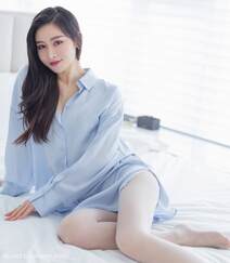 第一眼就吸引人的性感美女御姐Vanessa蓝色衬衫内衣居家慵懒心动写真套图组图12