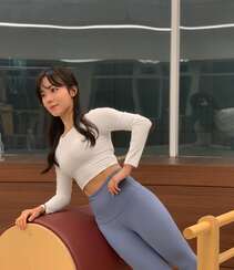 酷爱健身，身材超好的韩国美女性感运动装，休闲装，自拍生活照图集欣赏组图40
