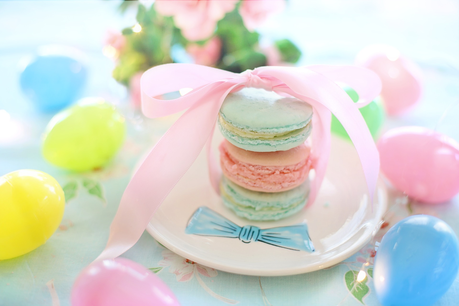 法式小甜点，可爱好看又美味的马卡龙高清图片彩色小圆饼图片