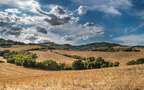蓝天，白云，草原，田地，村庄，让人一看就心情舒畅的原野风光壁纸图片组图3