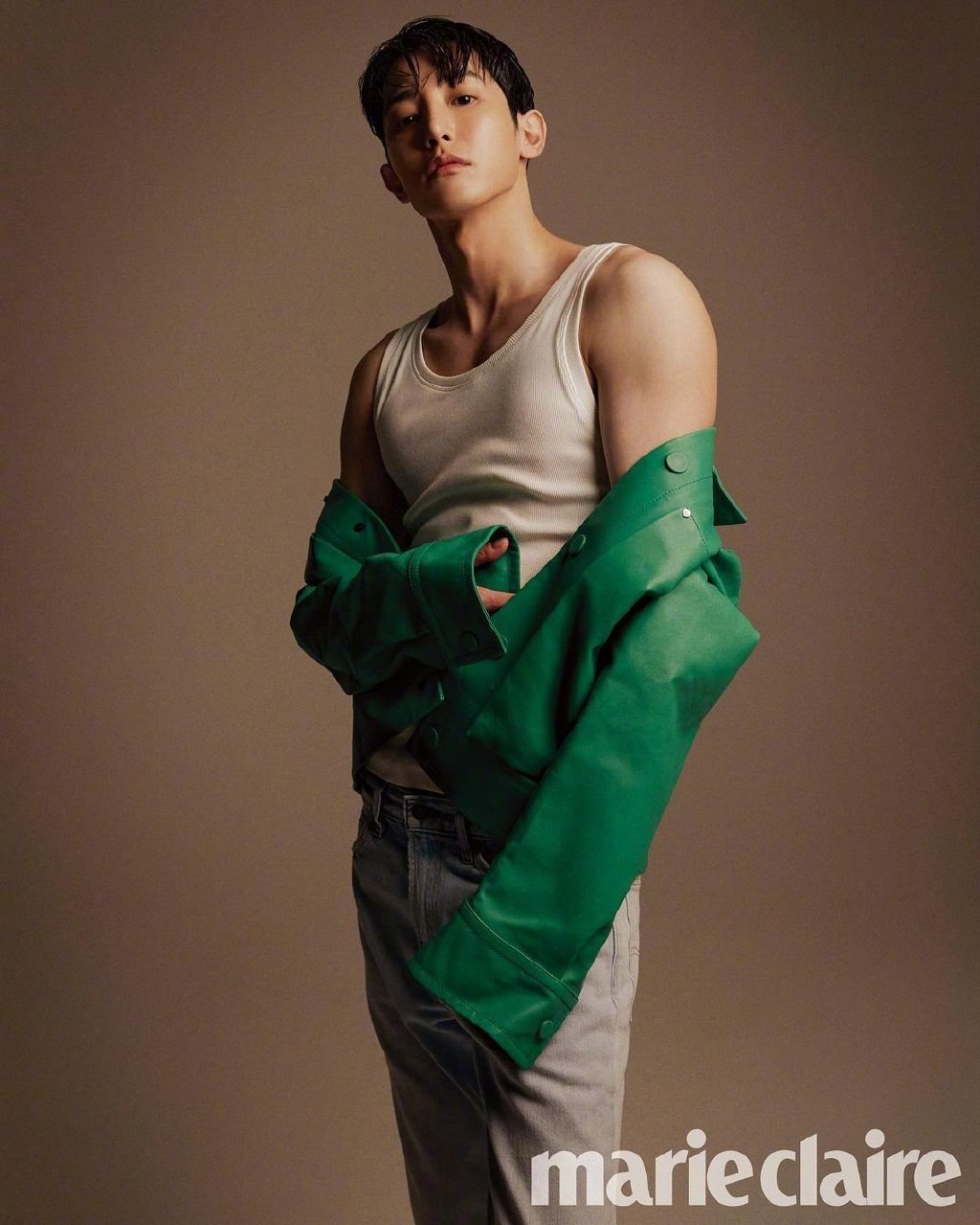 韩国高挑帅哥李赫秀最新九月刊画报写真，回归男模风范图片