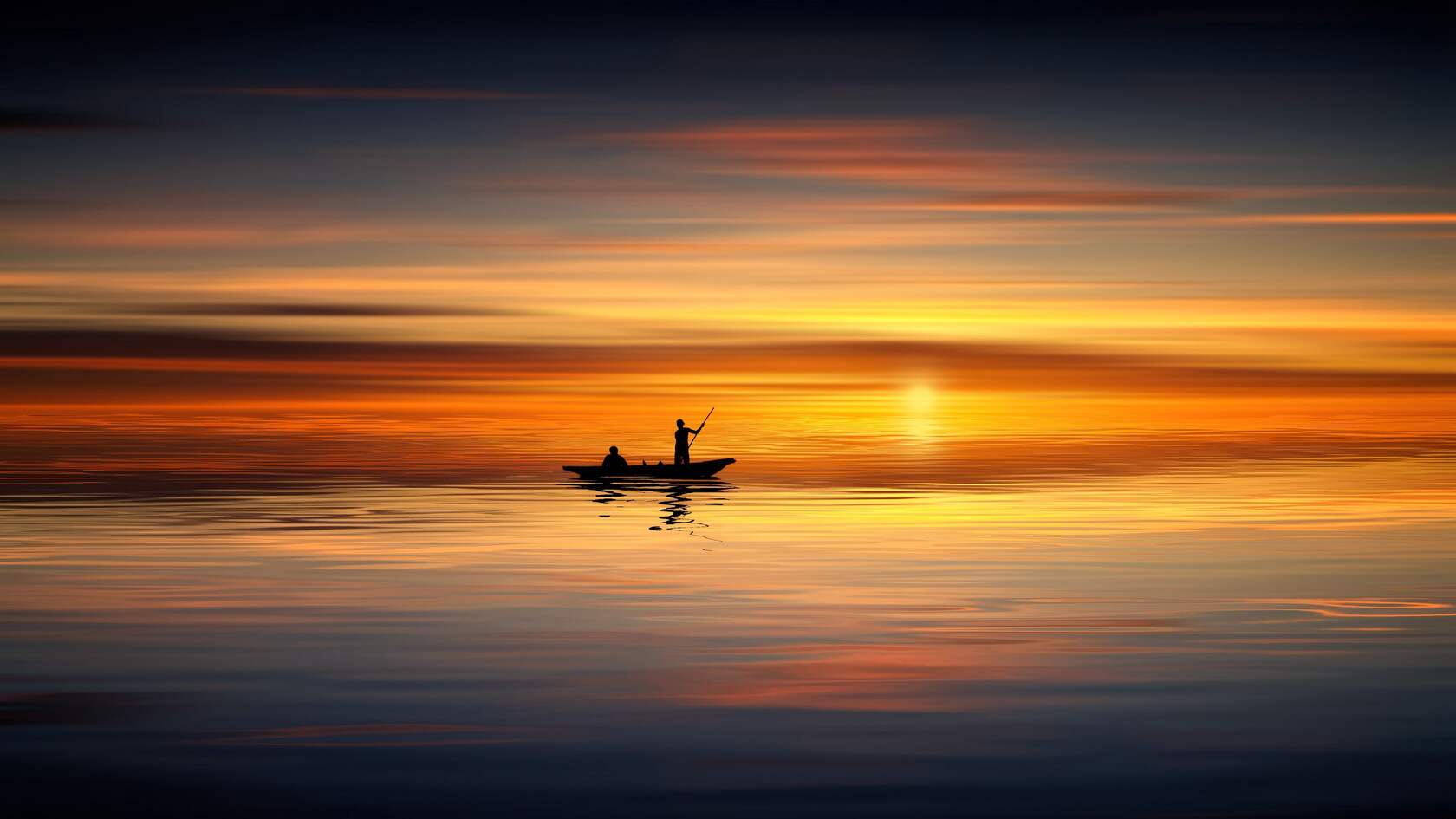 黄昏，水天一色的美丽黄昏，两个泛着轻舟的渔夫唯美4k壁纸图片
