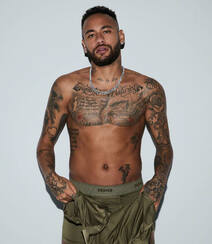 满身纹身的巴西足球明星内马尔男士内衣代言写真图片组图6