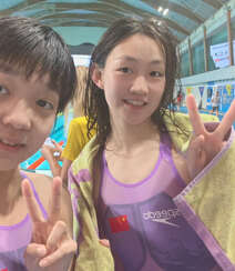 中国女子游泳运动员李冰洁泳装训练图片组图3