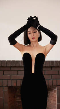 秦岚超低胸个性黑色连衣裙写真显完美身材手机壁纸图片组图1