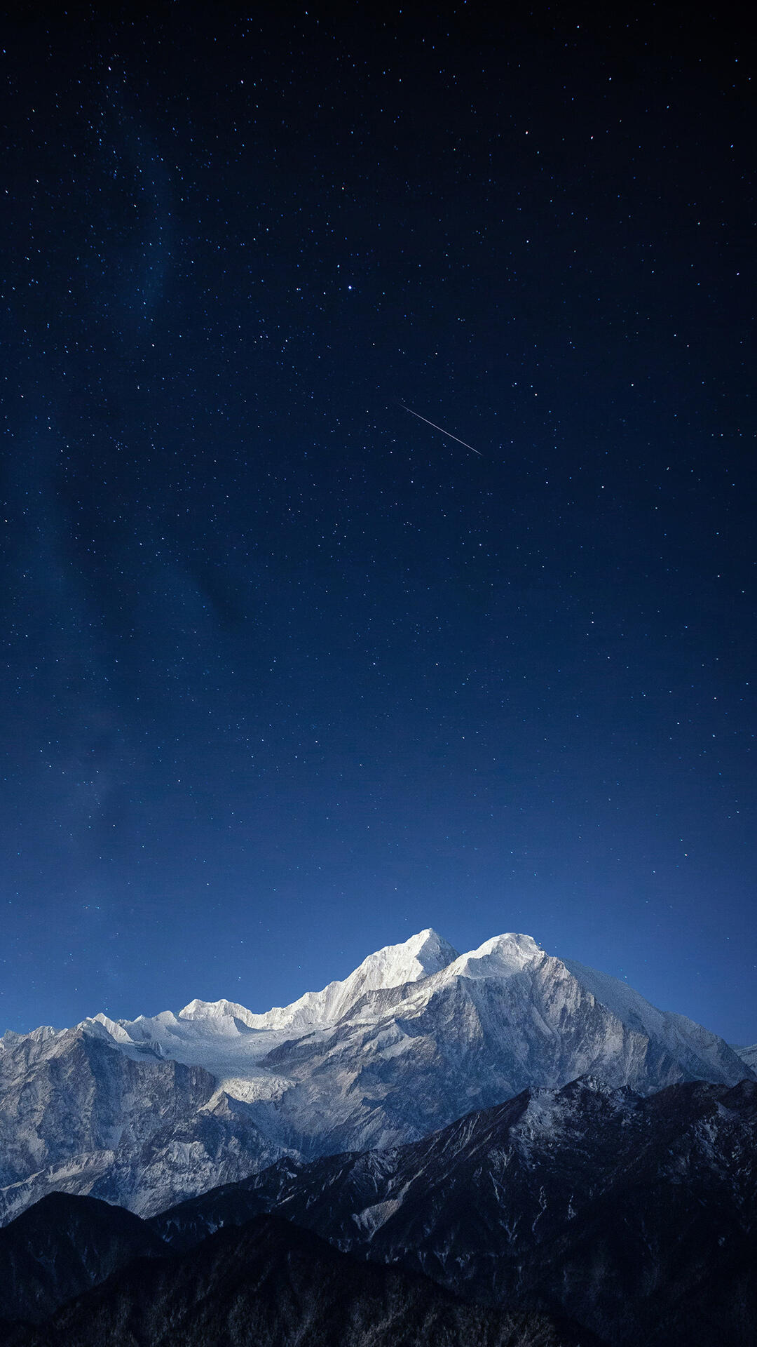 夜空下的寂静雪山，高山手机壁纸图片