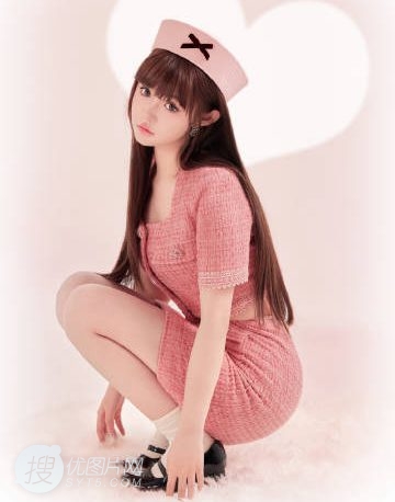 棉花糖的世界吗？戴着X帽子的漂亮可爱齐刘海长发美女粉色套装短裙居家写真套图图片