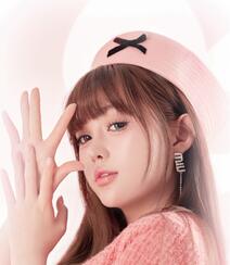 棉花糖的世界吗？戴着X帽子的漂亮可爱齐刘海长发美女粉色套装短裙居家写真套图组图8