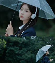 轻风细雨，享受一个人的清新和音乐，撑伞行走在阴雨中的女孩漫步绿荫树下摄影美图组图9