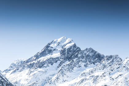 巍峨雪山壁纸图片