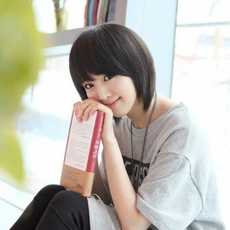 适合女生的中短发女生图集