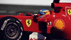 F1赛车展览吸引众人围观