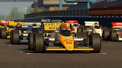 F1赛车赛道竞技中的高清壁纸桌面