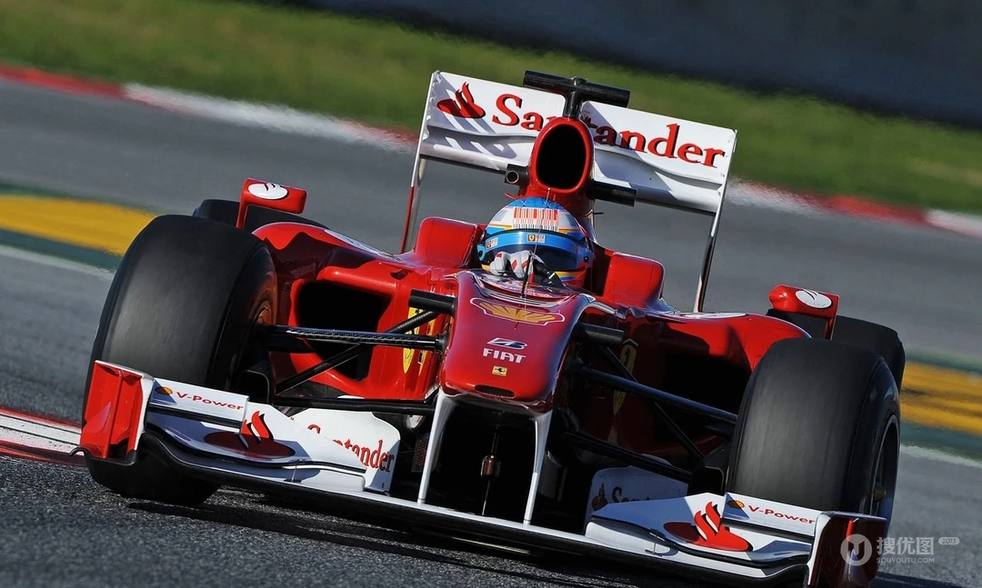 F1赛车赛道竞技中的高清壁纸桌面