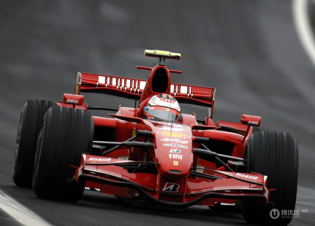 F1赛车赛道快拍桌面壁纸