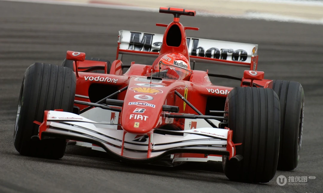 F1赛车赛道快拍桌面壁纸