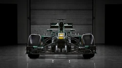 F1赛车团队合照及他们的赛车壁纸