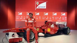 F1赛车团队合照及他们的赛车壁纸