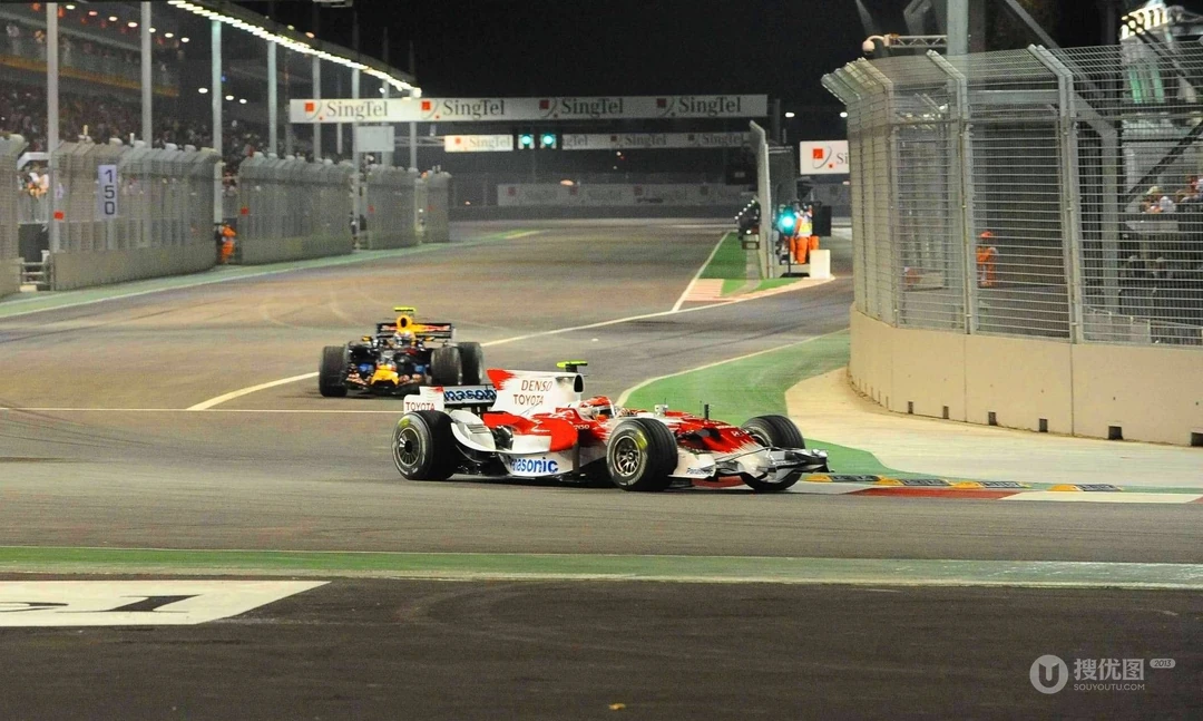 F1赛车赛道中高清壁纸桌面