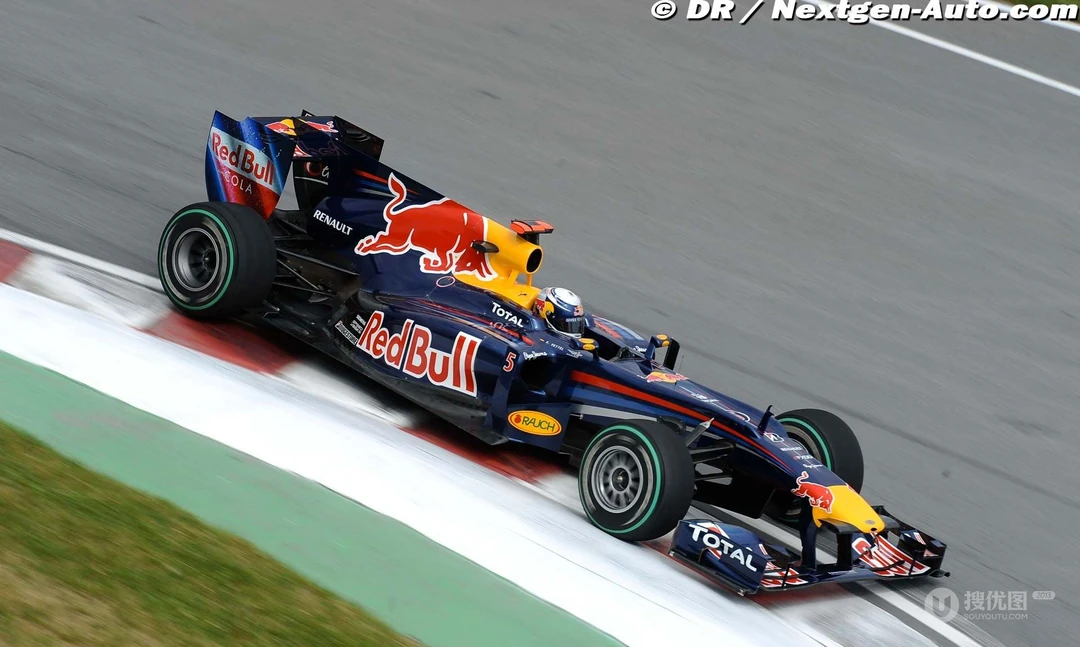 F1赛车赛道中高清壁纸桌面