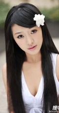 略带有一些伤感的清纯女孩图片