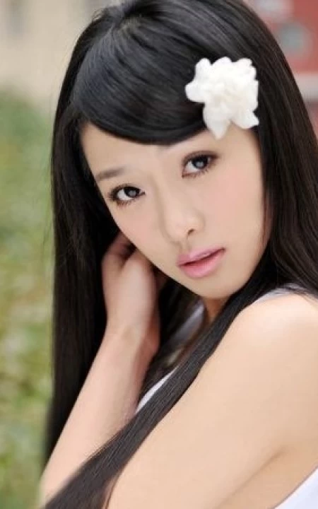 略带有一些伤感的清纯女孩图片