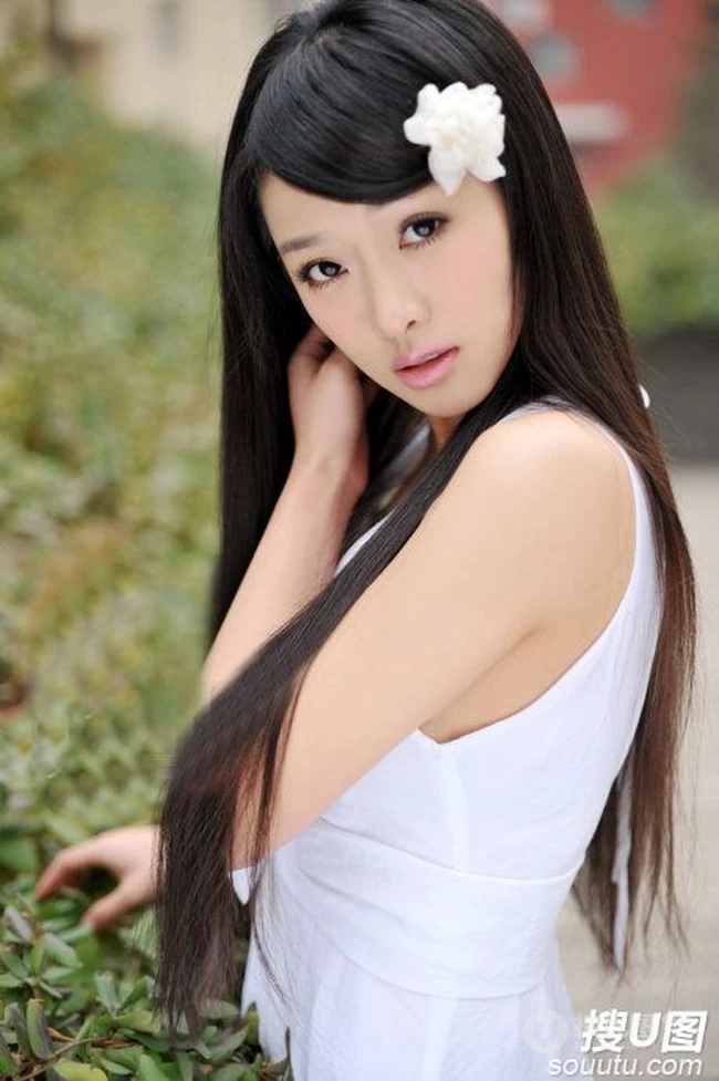 略带有一些伤感的清纯女孩图片