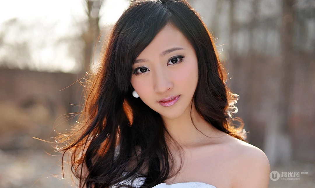 王若涵优美1680x1050高清壁纸组图