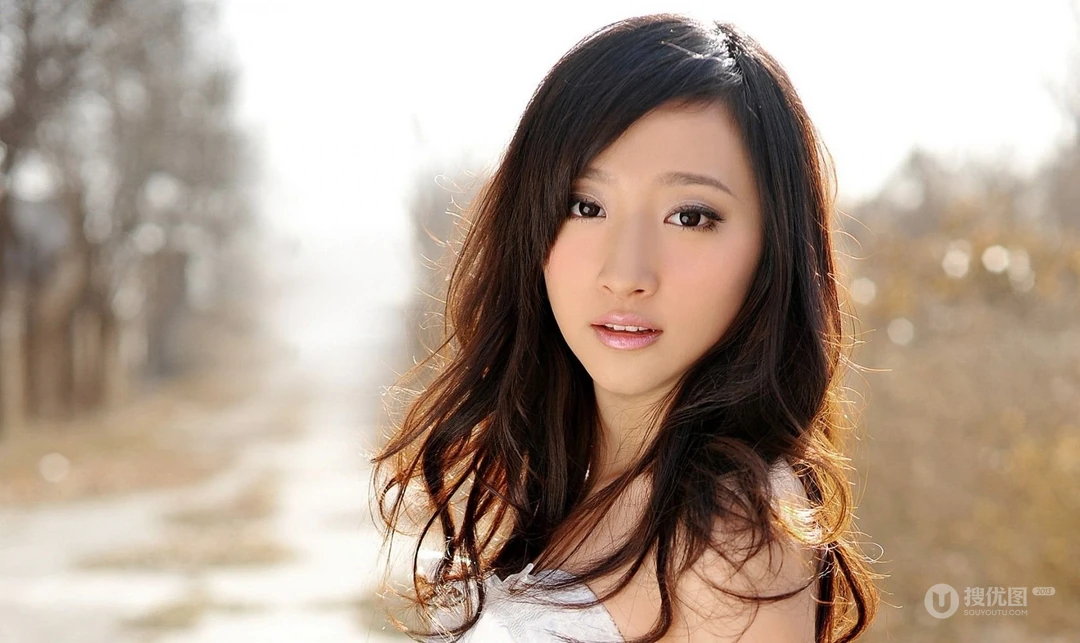 王若涵优美1680x1050高清壁纸组图