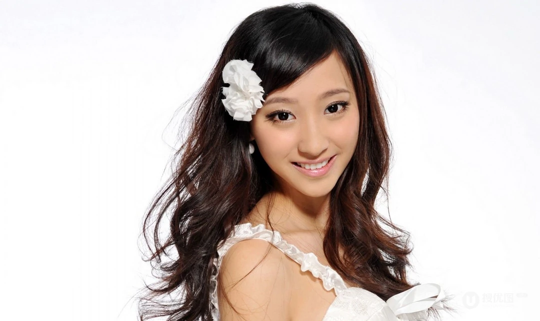 王若涵优美1680x1050高清壁纸组图