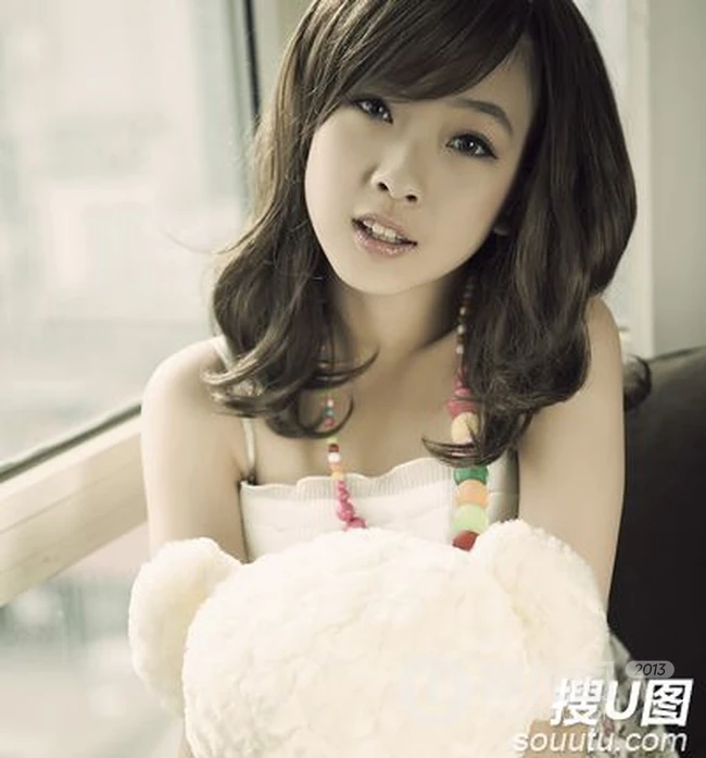 可爱清新女生《何曼婷》甜美照片