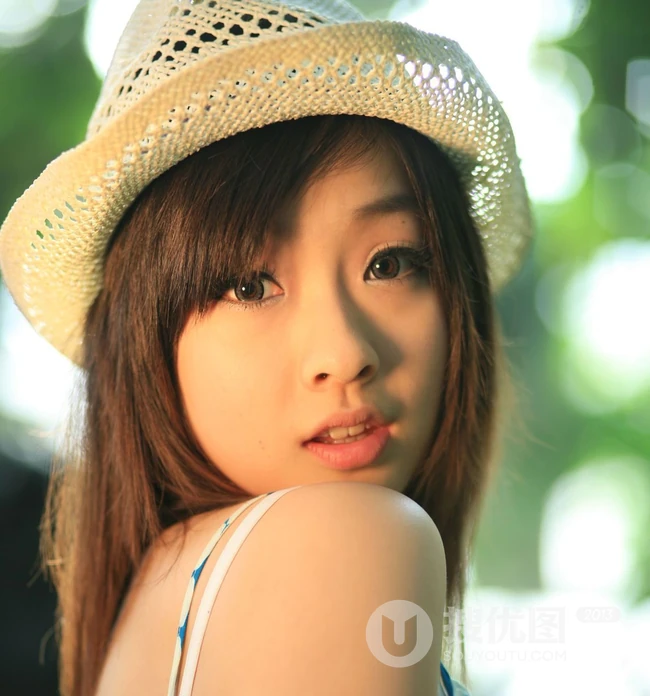 可爱清新女生《何曼婷》甜美照片