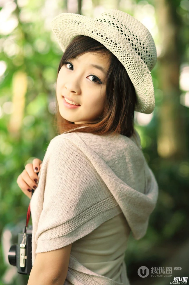 可爱清新女生《何曼婷》甜美照片