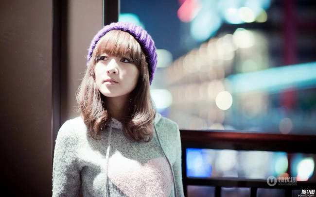 清纯女生圣诞甜美笑容