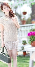 白领清纯女生休闲装扮