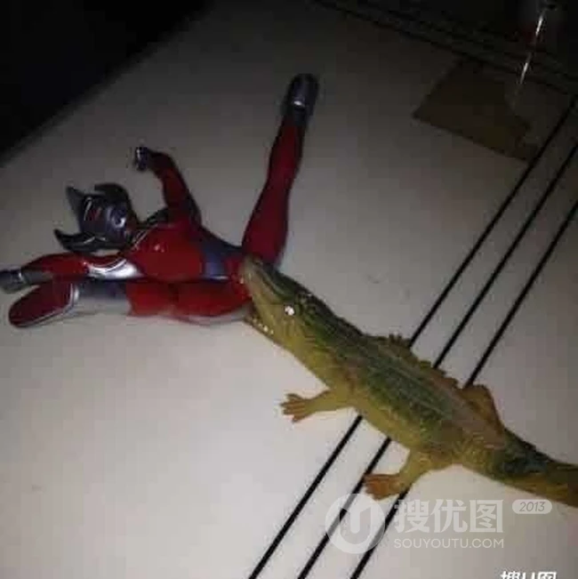 凹凸曼悲剧了