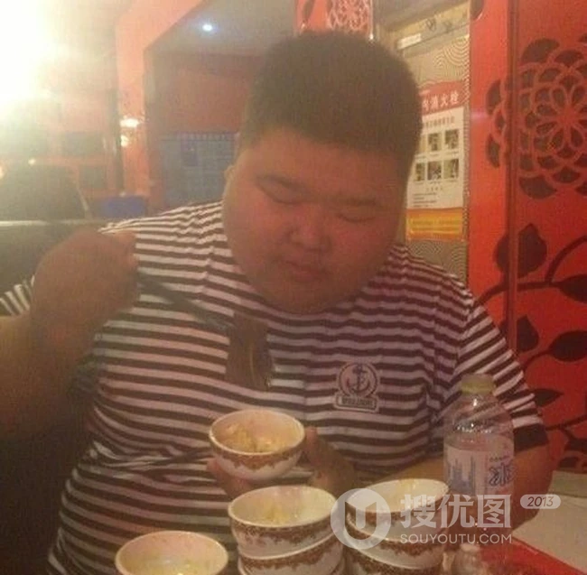 哥们你还吃啊
