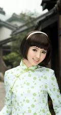 甜美可人女孩&mdash;重温经典旗袍美图