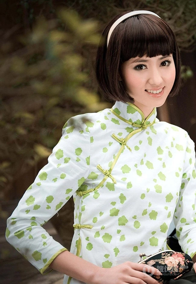 甜美可人女孩&mdash;重温经典旗袍美图